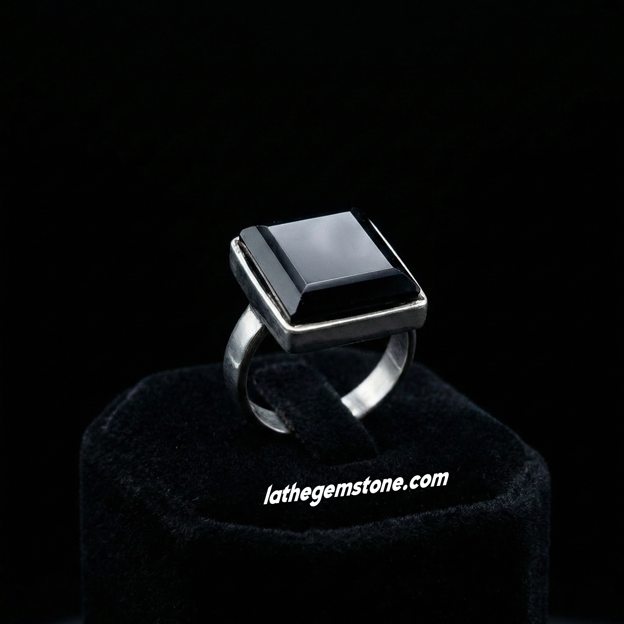 حلقه-نقره-مردانه-تراش-خورده